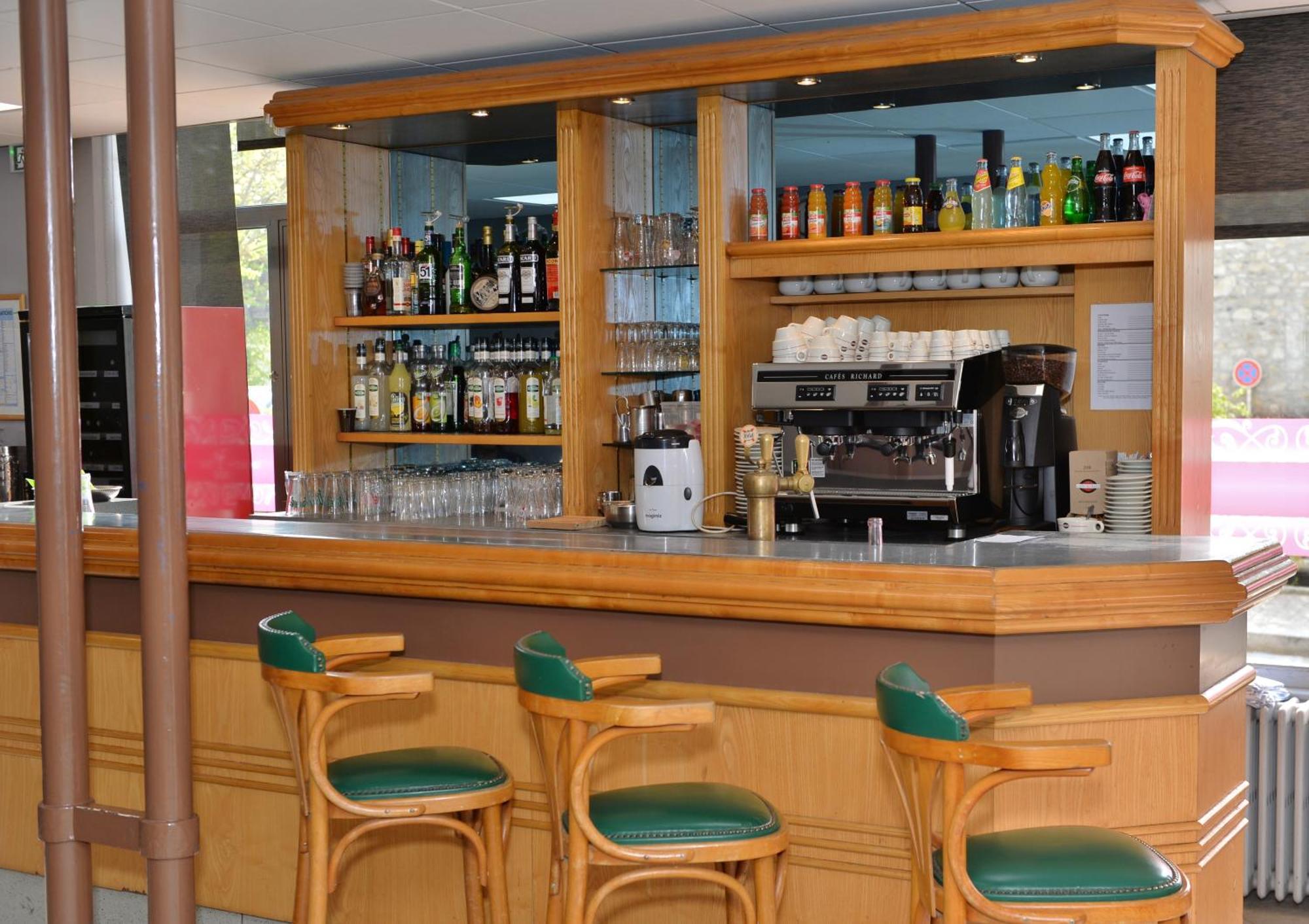 Logis Hotel De La Poste Mornant Εξωτερικό φωτογραφία